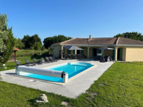 AMATHÉE jolie maison au calme avec piscine chauffée